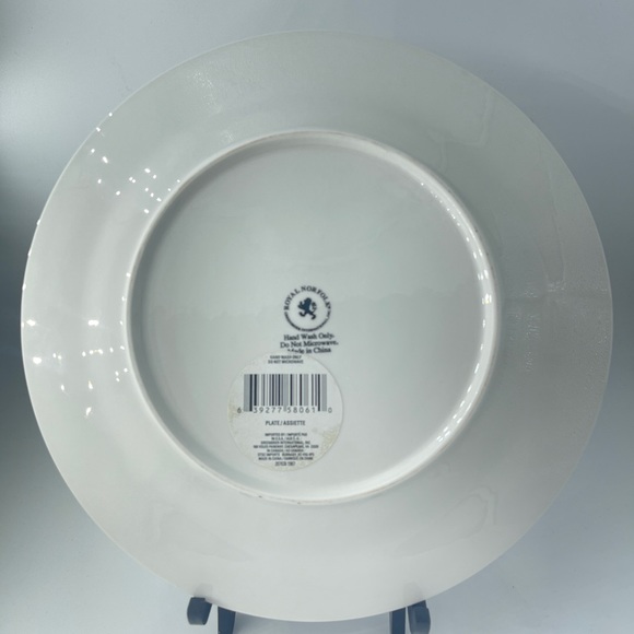 4 Royal Norfolk - white dinner plates (4) with gold trim. Classic pattern. - Picture 3 of 5